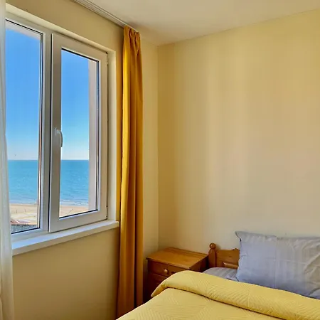 Beachfront Havana *