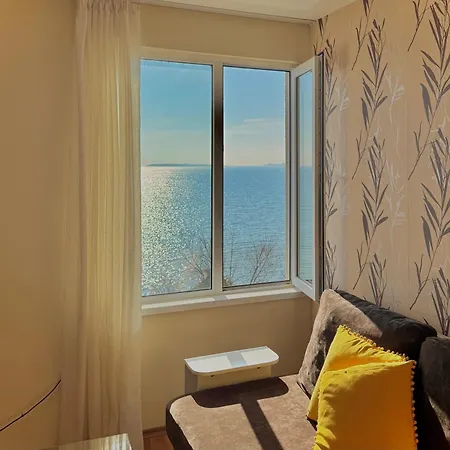 Beachfront Havana Apartment Sveti Vlas